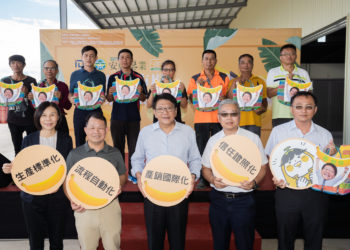 屏東縣長潘孟安力推屏東香蕉外銷成績斐然由大農帶領小農朝向ai智慧農業轉型成就台灣香蕉王國的美名！