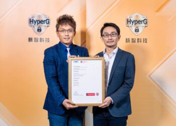 左起hyperg總經理林玄紹、hyperg董事長丁瑋明