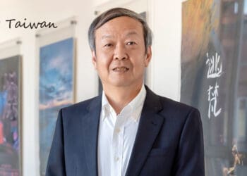 亞洲大學副校長暨 ai 學院院長曾憲雄