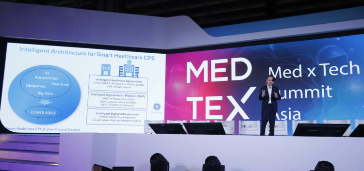 華碩董事長施崇棠表示，華碩將積極建構「智慧醫療虛實整合系統」(smart healthcare cps)，發展下世代、跨醫院的智慧醫療數位基礎建設、智慧醫療數位平台及智慧醫療數位應用三層架構